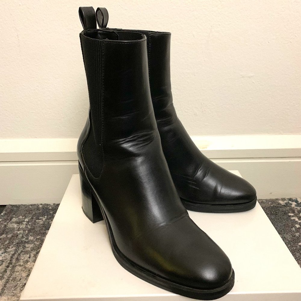 ZARA slim Chelsea boots 40/8.5 or 9